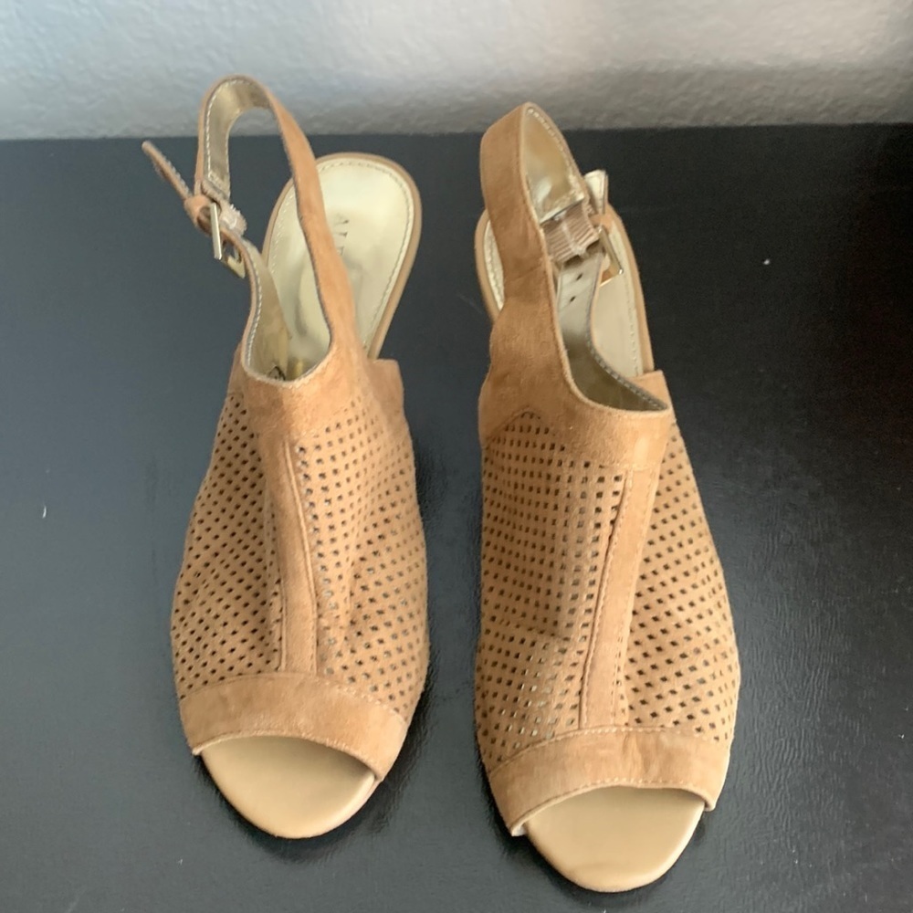 🌷ALFANI Size 7 medium suede leather summer heels